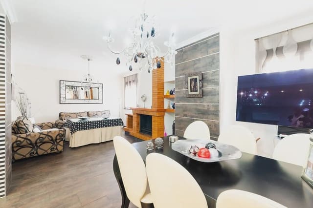Kjedet enebolig til salgs i Peligros med garasje - € 330 000 (Ref: 9837231)