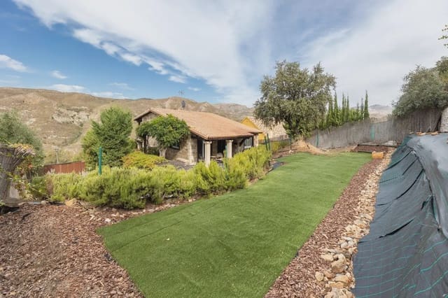 Villa zu verkaufen in Dúdar - 369.000 € (Ref: 9837232)