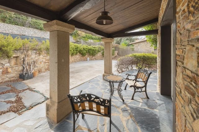 Villa zu verkaufen in Dúdar - 369.000 € (Ref: 9837232)