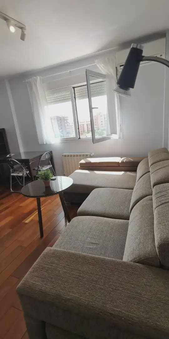 Wohnung zu vermieten in Granada Stadt mit Garage - 900 € (Ref: 9837234)