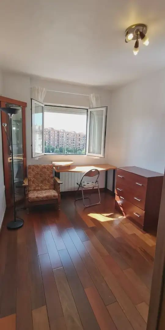 Wohnung zu vermieten in Granada Stadt mit Garage - 900 € (Ref: 9837234)