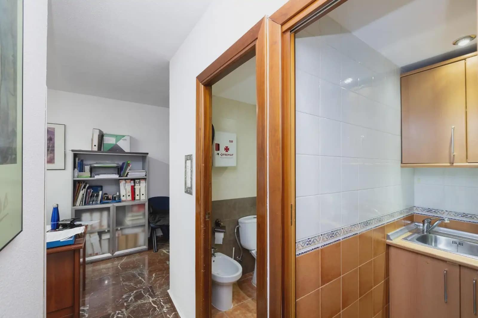Flat for sale in Granada city with garage - € 374,900 (Ref: 9837236)