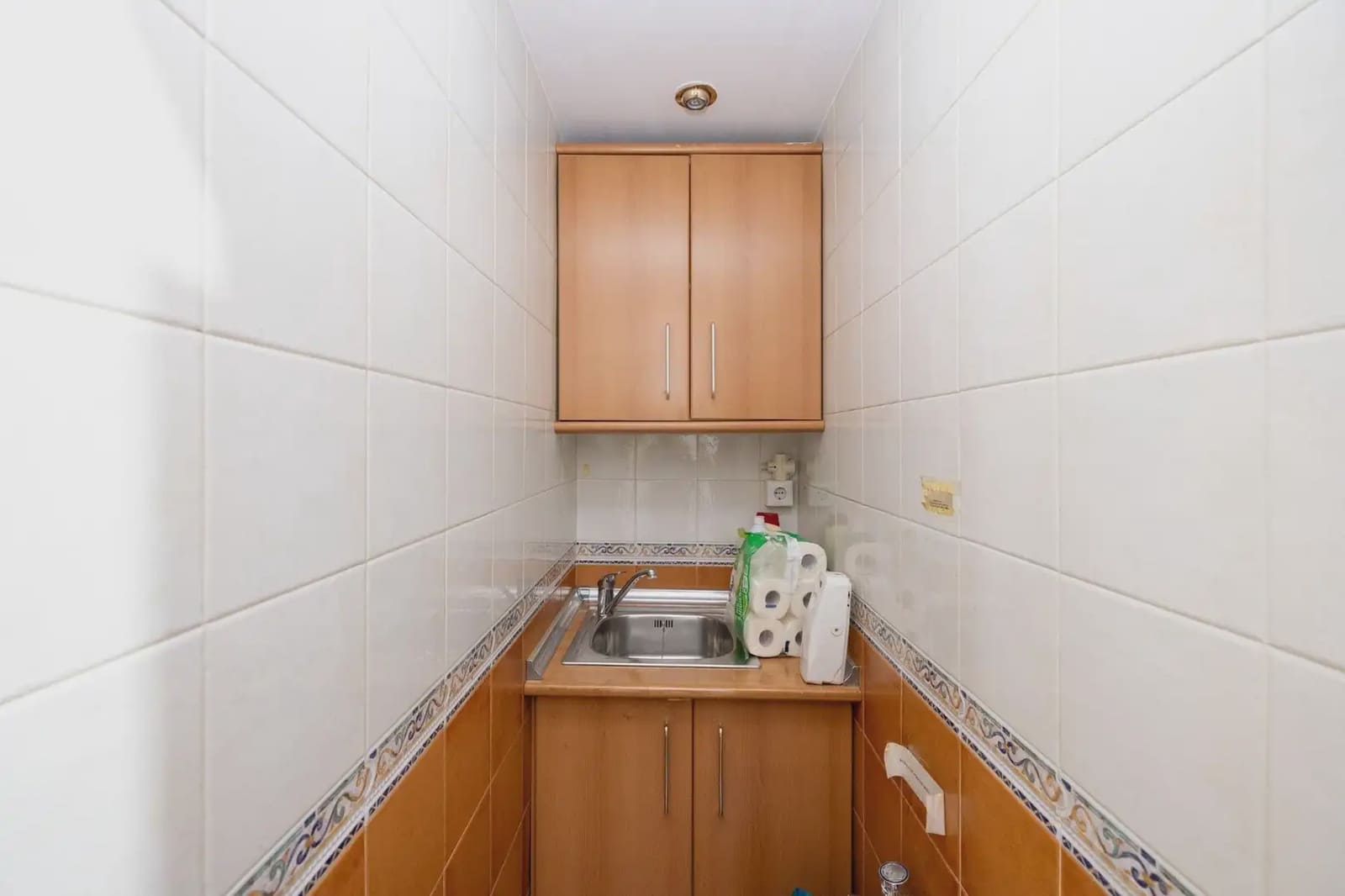 Flat for sale in Granada city with garage - € 374,900 (Ref: 9837236)