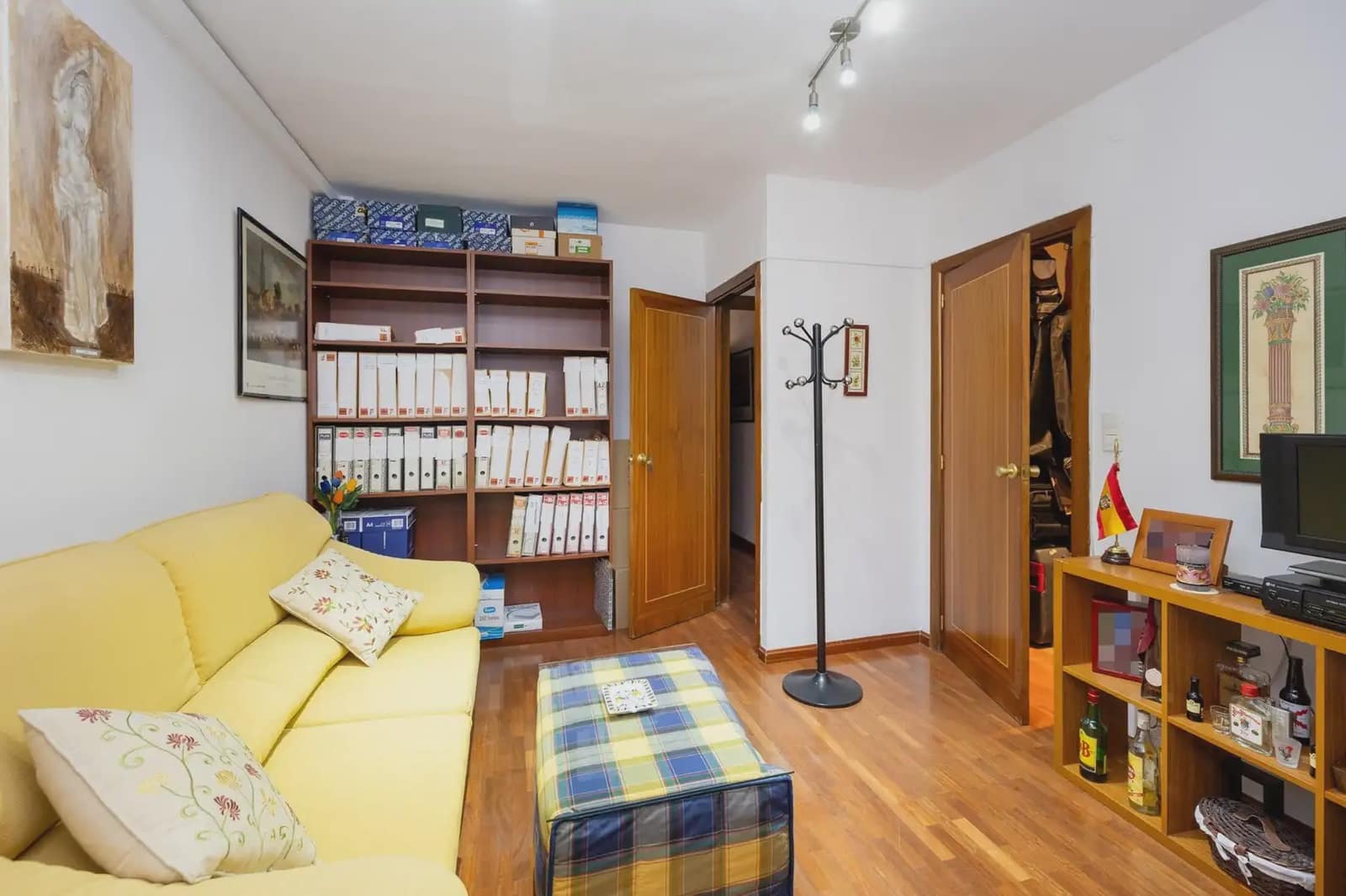 Flat for sale in Granada city with garage - € 374,900 (Ref: 9837236)