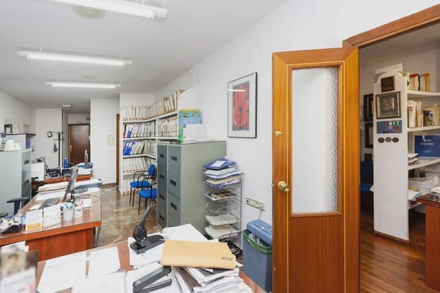 Mieszkanie na sprzedaż w Camino de Ronda - Rosaleda, Miasto Grenada z garażem - 374 900 € (Ref: 9837236)