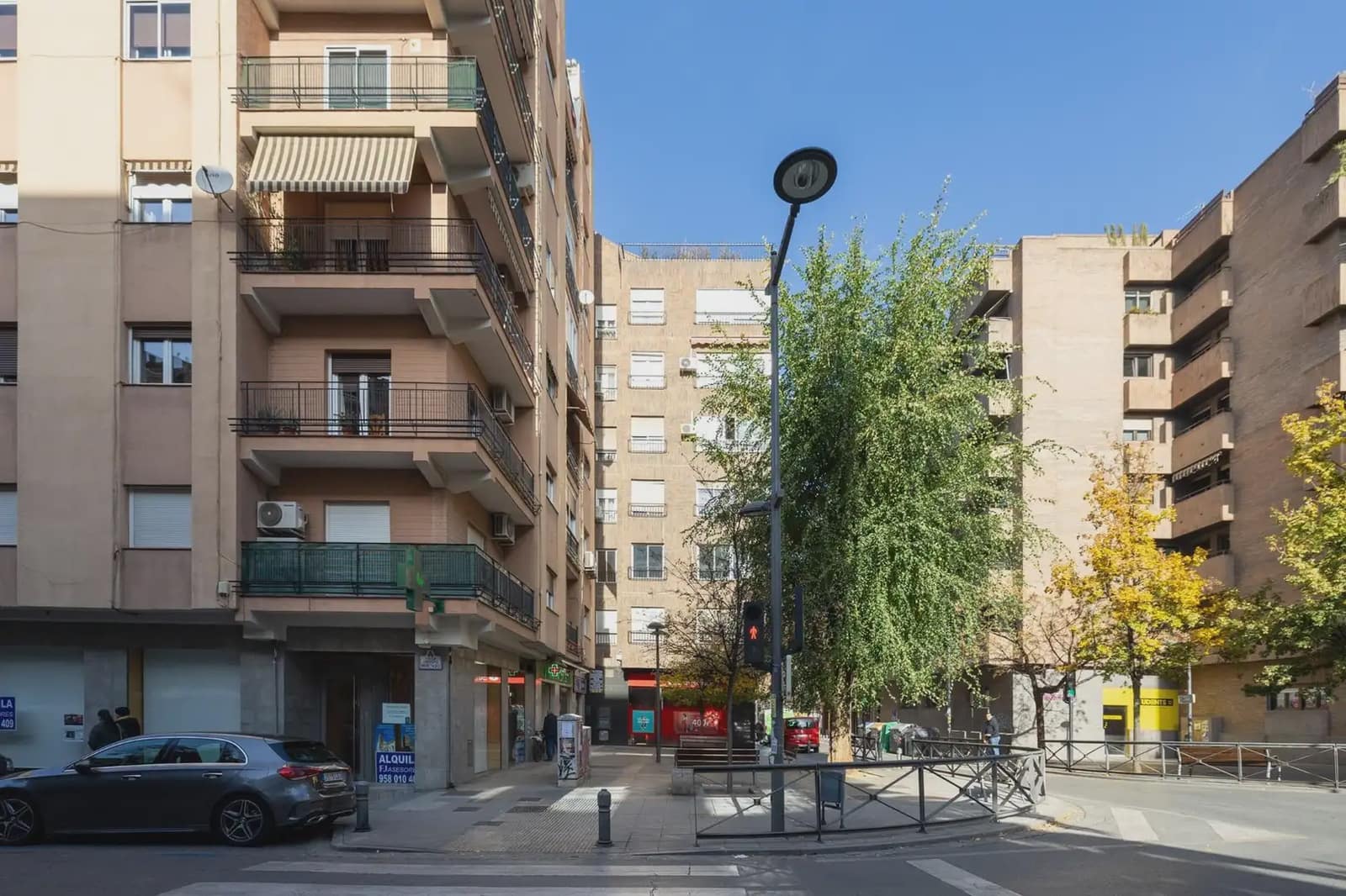 Flat for sale in Granada city with garage - € 374,900 (Ref: 9837236)