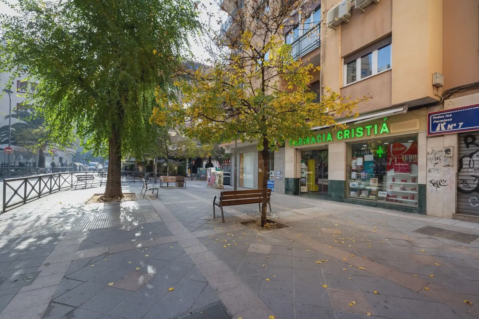 Flat for sale in Granada city with garage - € 374,900 (Ref: 9837236)
