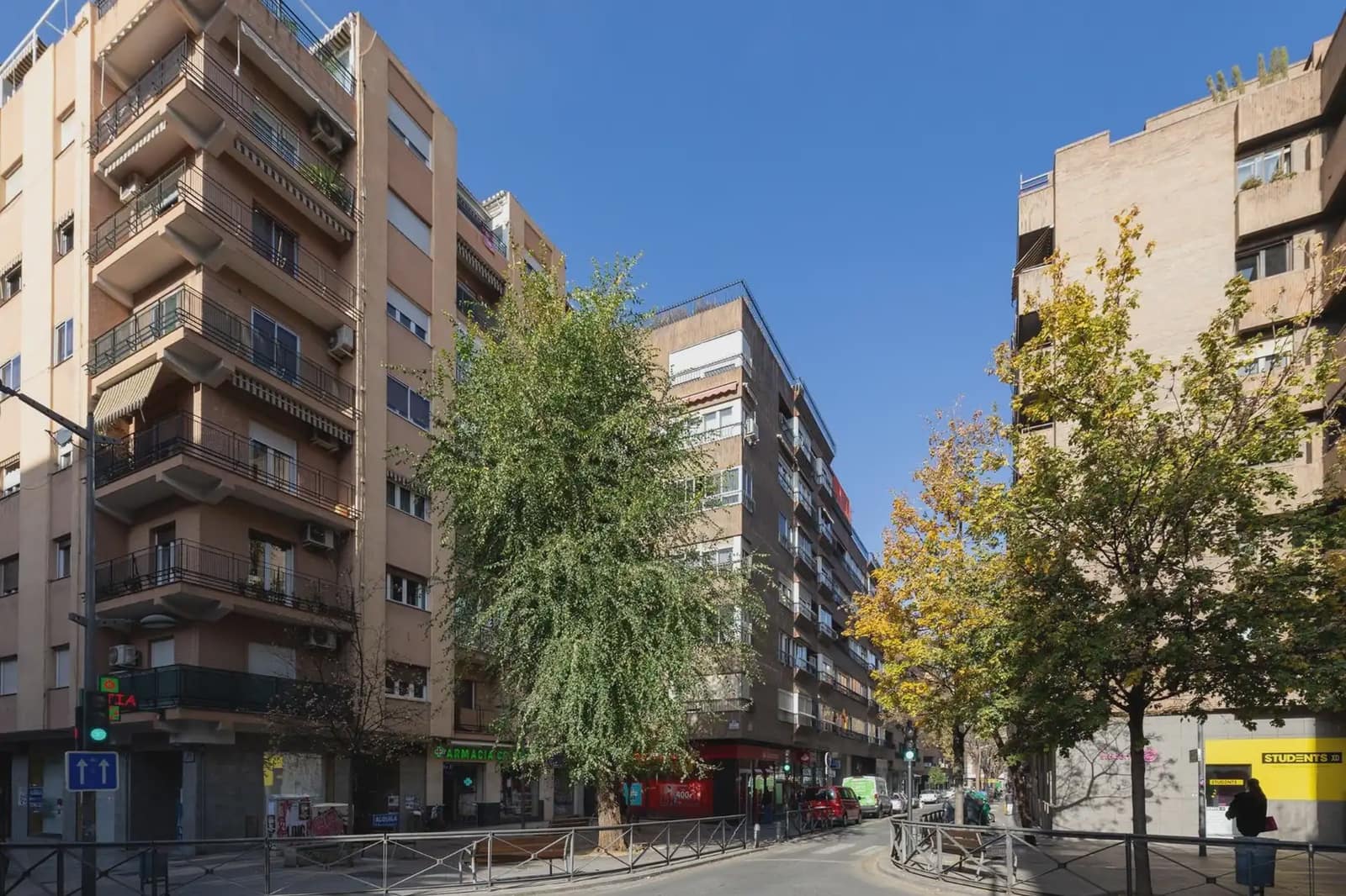 Flat for sale in Granada city with garage - € 374,900 (Ref: 9837236)