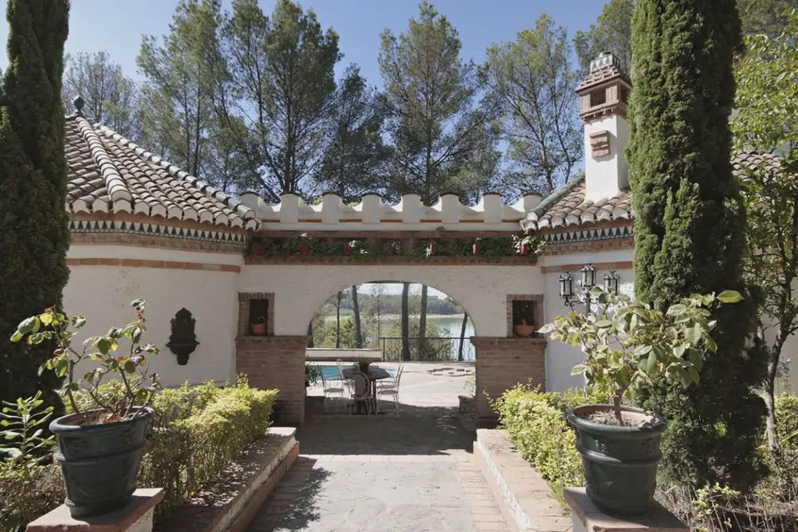 Villa for sale in Albolote with pool garage - € 550,000 (Ref: 9837238)