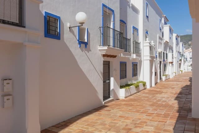 Penthouse til salg i Motril med swimmingpool garage - € 290.000 (Ref: 9837240)