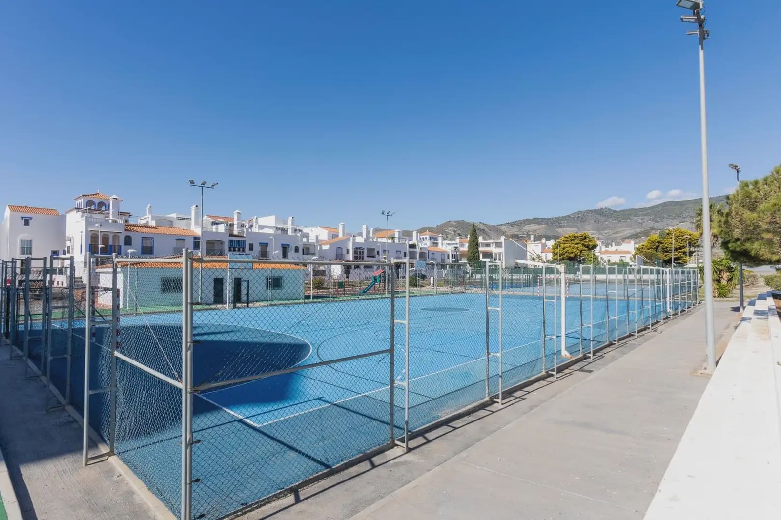 Penthouse til salgs i Motril med svømmebasseng garasje - € 290 000 (Ref: 9837240)