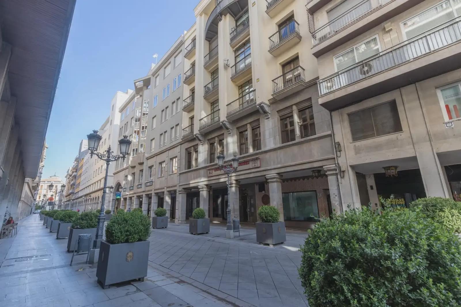 Erhverv til salg i Granada by - € 1.350.000 (Ref: 9837243)