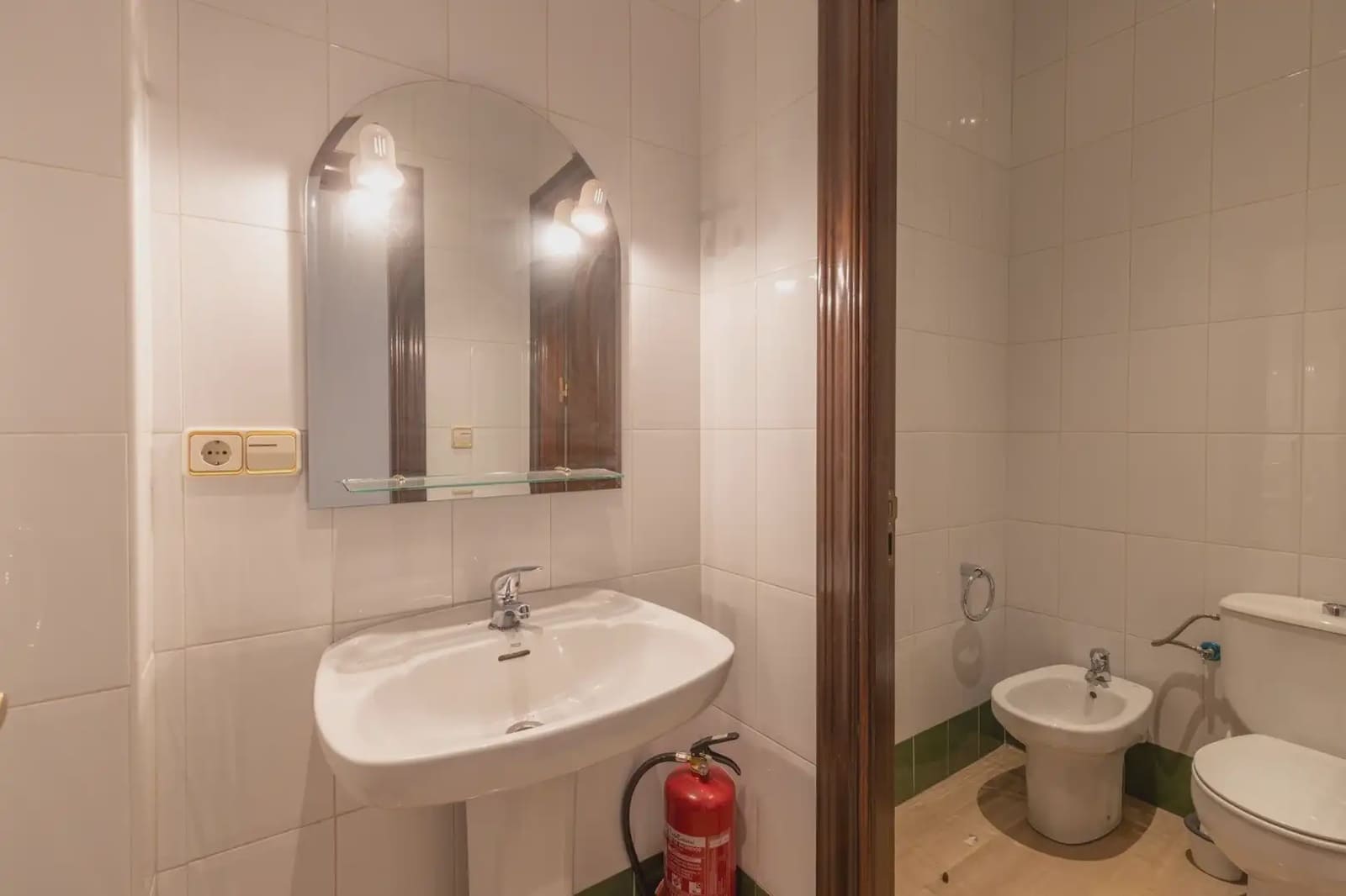 Erhverv til salg i Granada by - € 1.350.000 (Ref: 9837243)