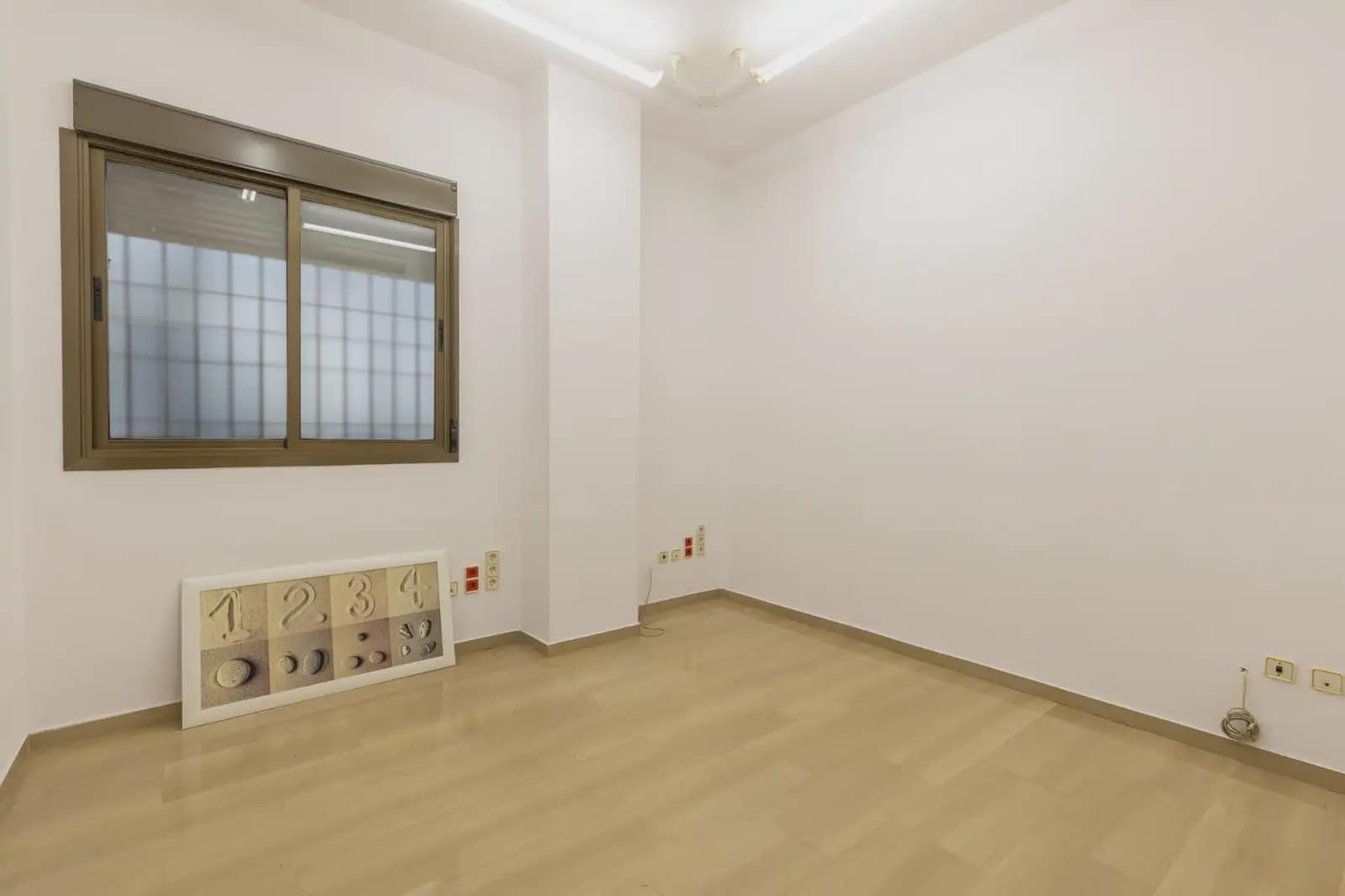 Erhverv til salg i Granada by - € 1.350.000 (Ref: 9837243)