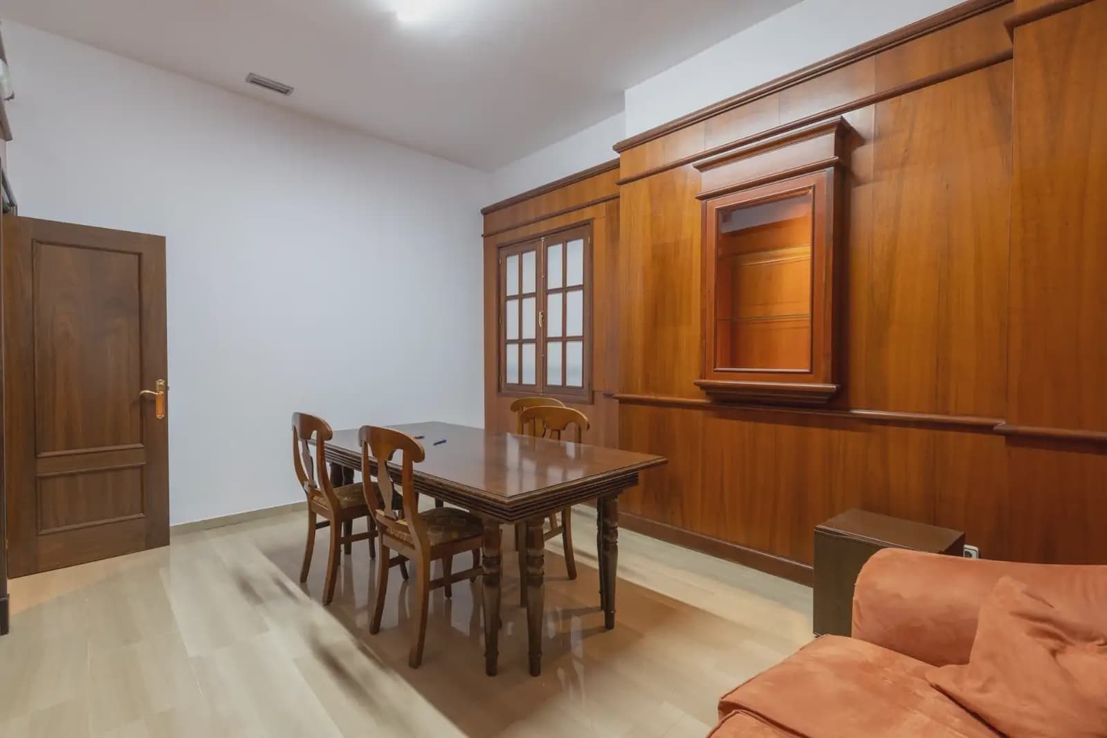 Erhverv til salg i Granada by - € 1.350.000 (Ref: 9837243)