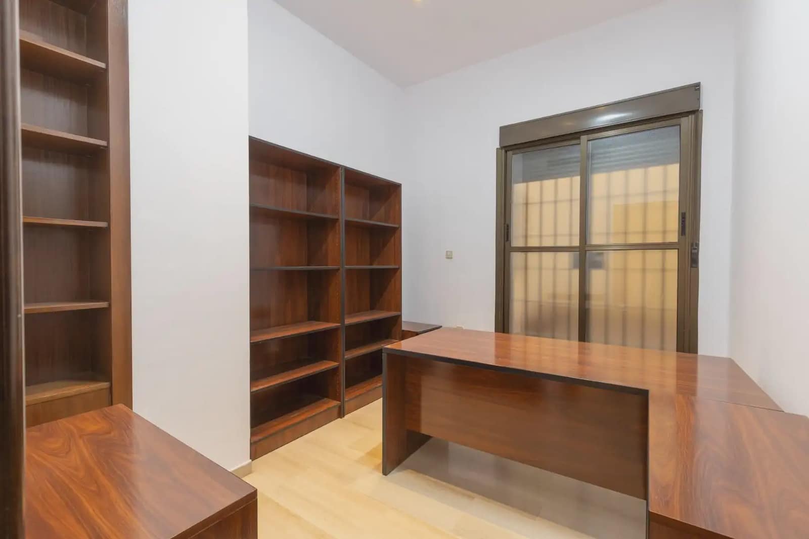 Erhverv til salg i Granada by - € 1.350.000 (Ref: 9837243)