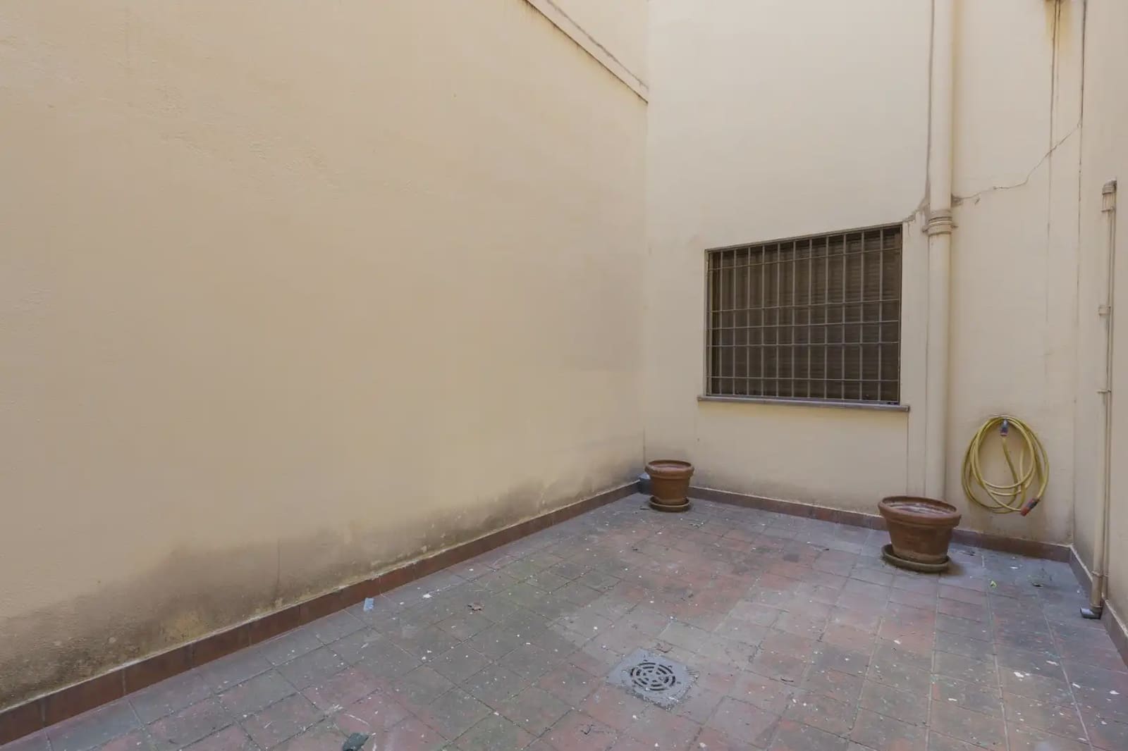 Erhverv til salg i Granada by - € 1.350.000 (Ref: 9837243)