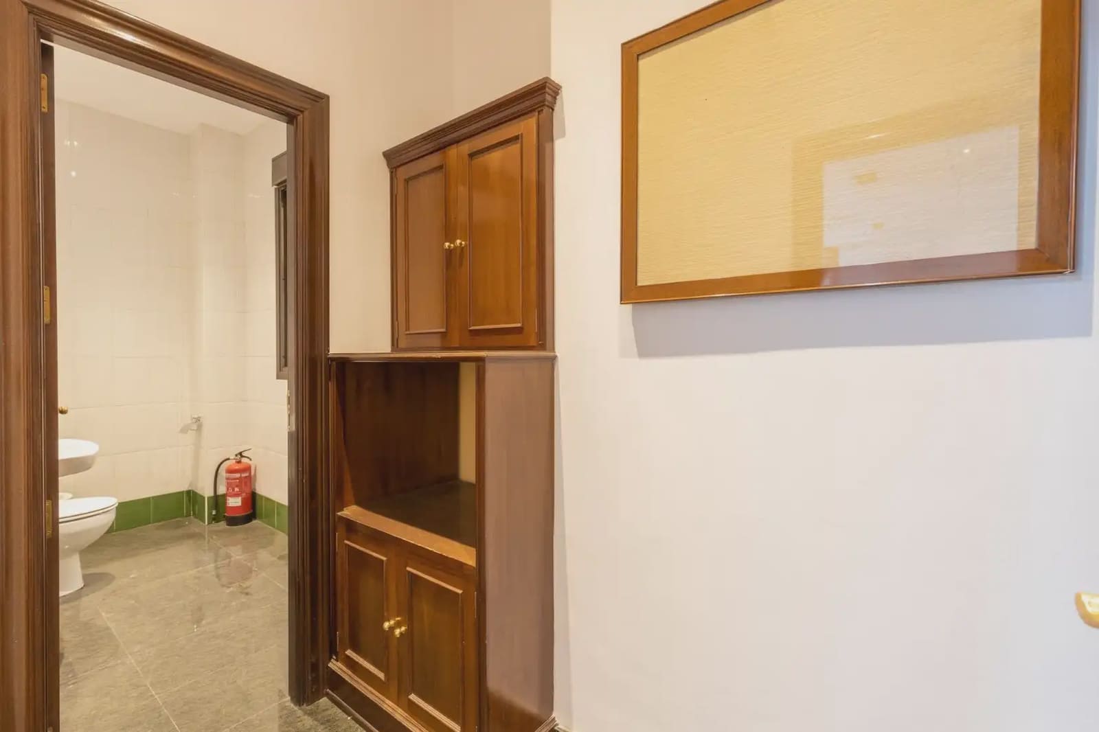 Erhverv til salg i Granada by - € 1.350.000 (Ref: 9837243)