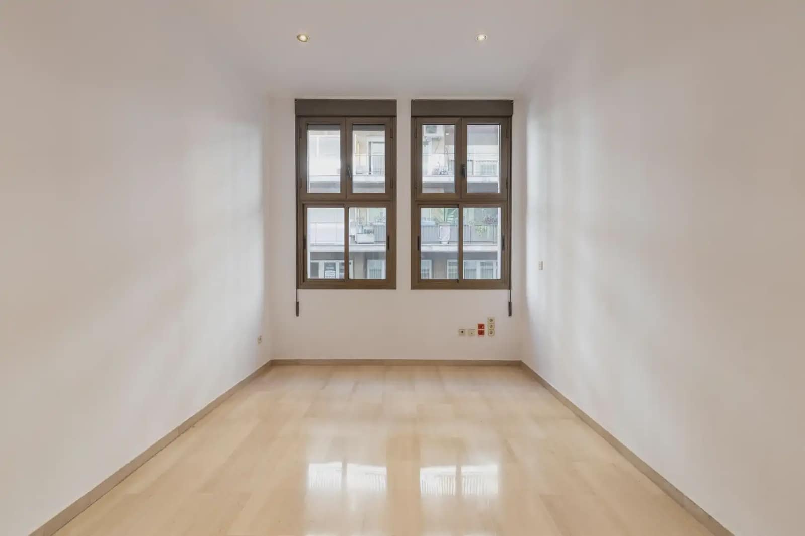 Erhverv til salg i Granada by - € 1.350.000 (Ref: 9837243)