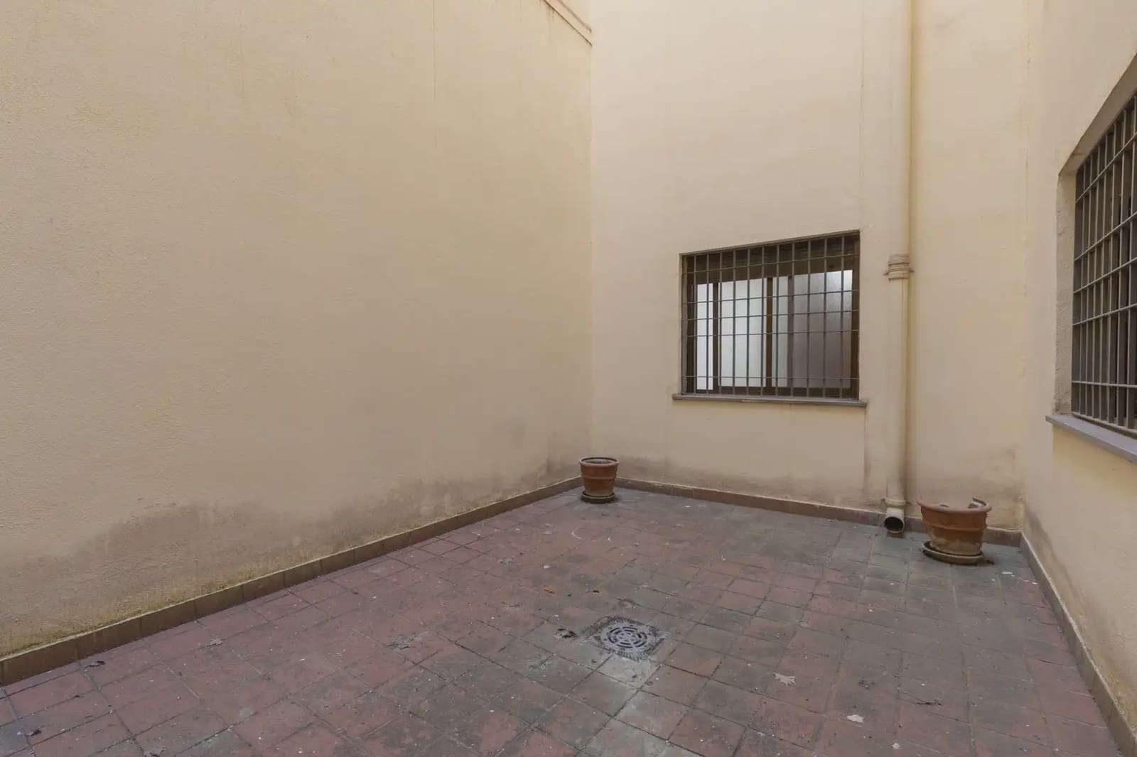 Erhverv til salg i Granada by - € 1.350.000 (Ref: 9837243)
