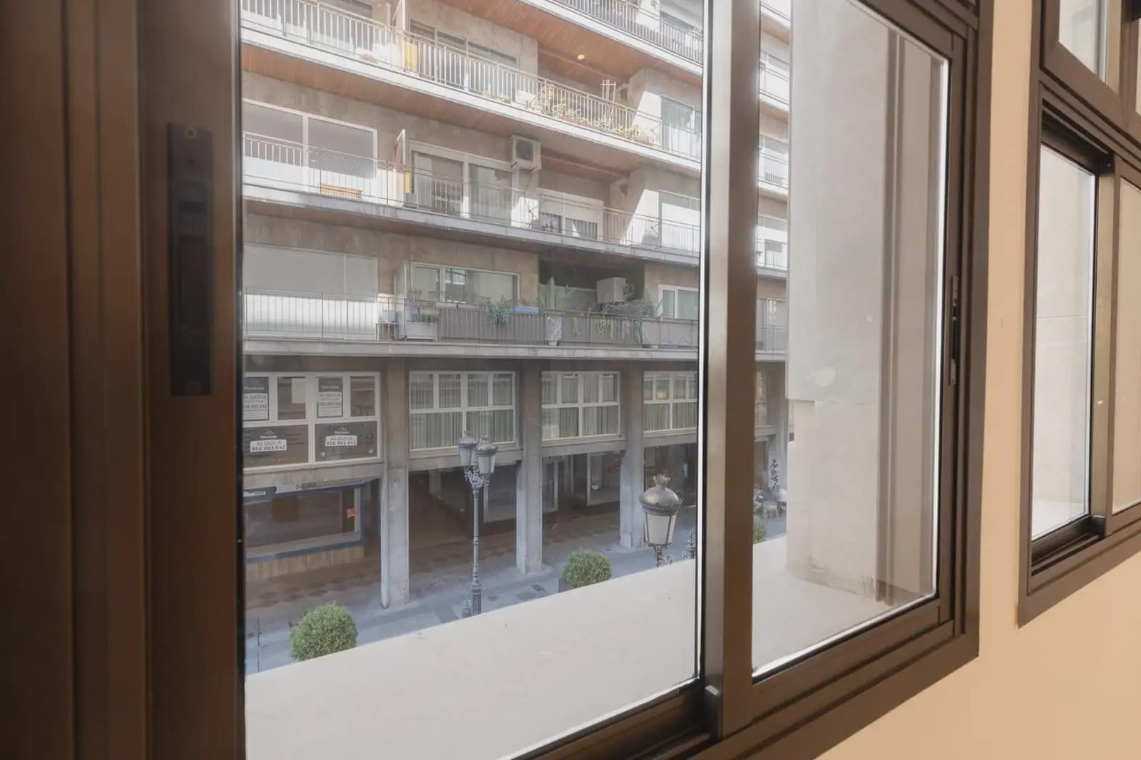 Erhverv til salg i Granada by - € 1.350.000 (Ref: 9837243)