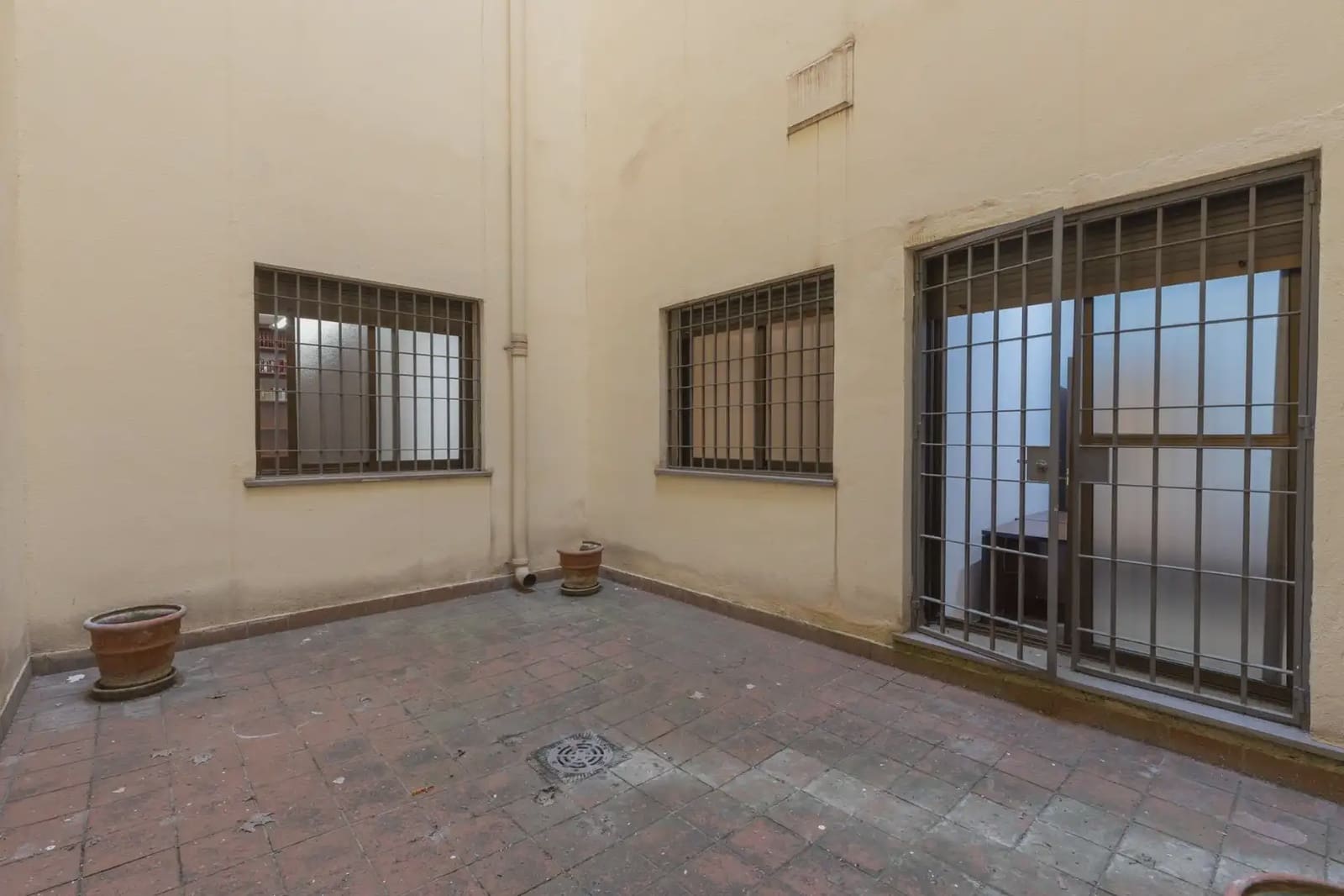 Erhverv til salg i Granada by - € 1.350.000 (Ref: 9837243)