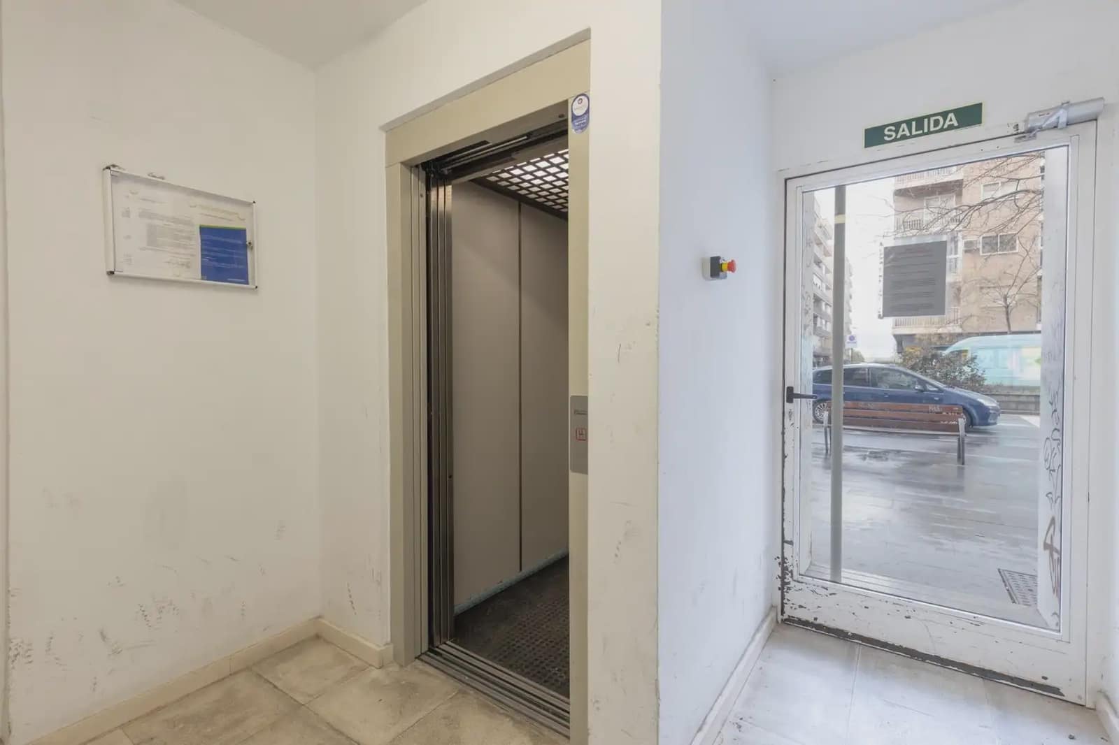 Garage for sale in Granada city - € 30,000 (Ref: 9837245)
