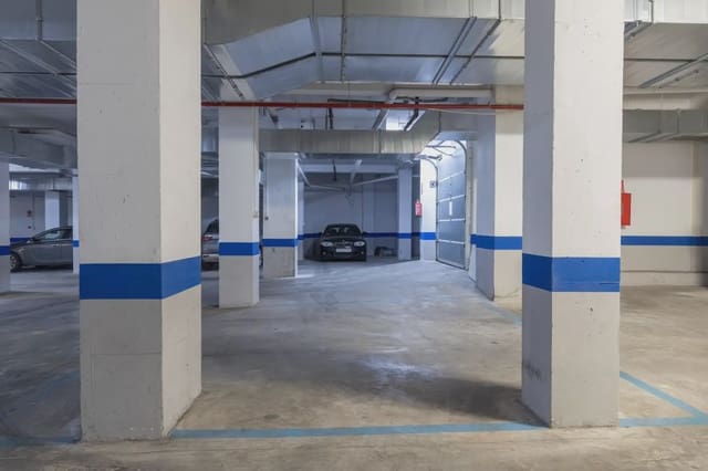 Garage for sale in Camino de Ronda - Rosaleda, Granada city - € 30,000 (Ref: 9837245)