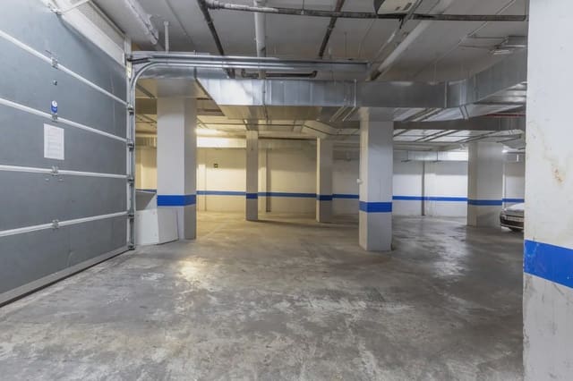 Garage for sale in Camino de Ronda - Rosaleda, Granada city - € 30,000 (Ref: 9837245)