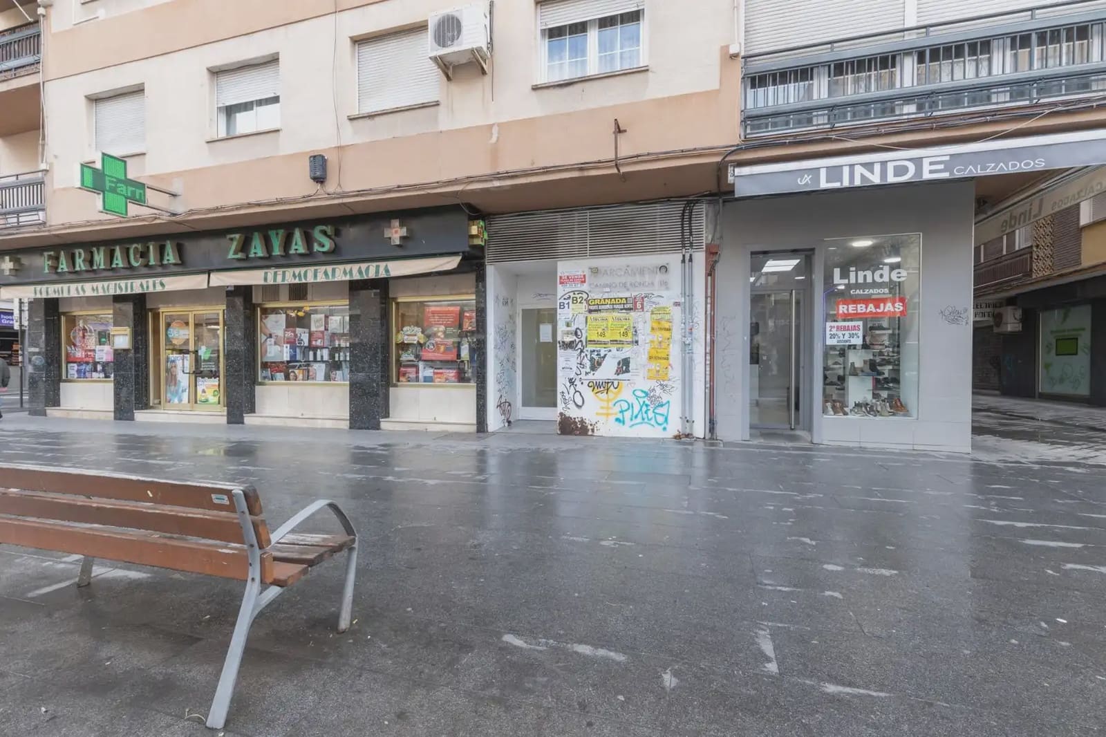 Garage for sale in Granada city - € 30,000 (Ref: 9837245)