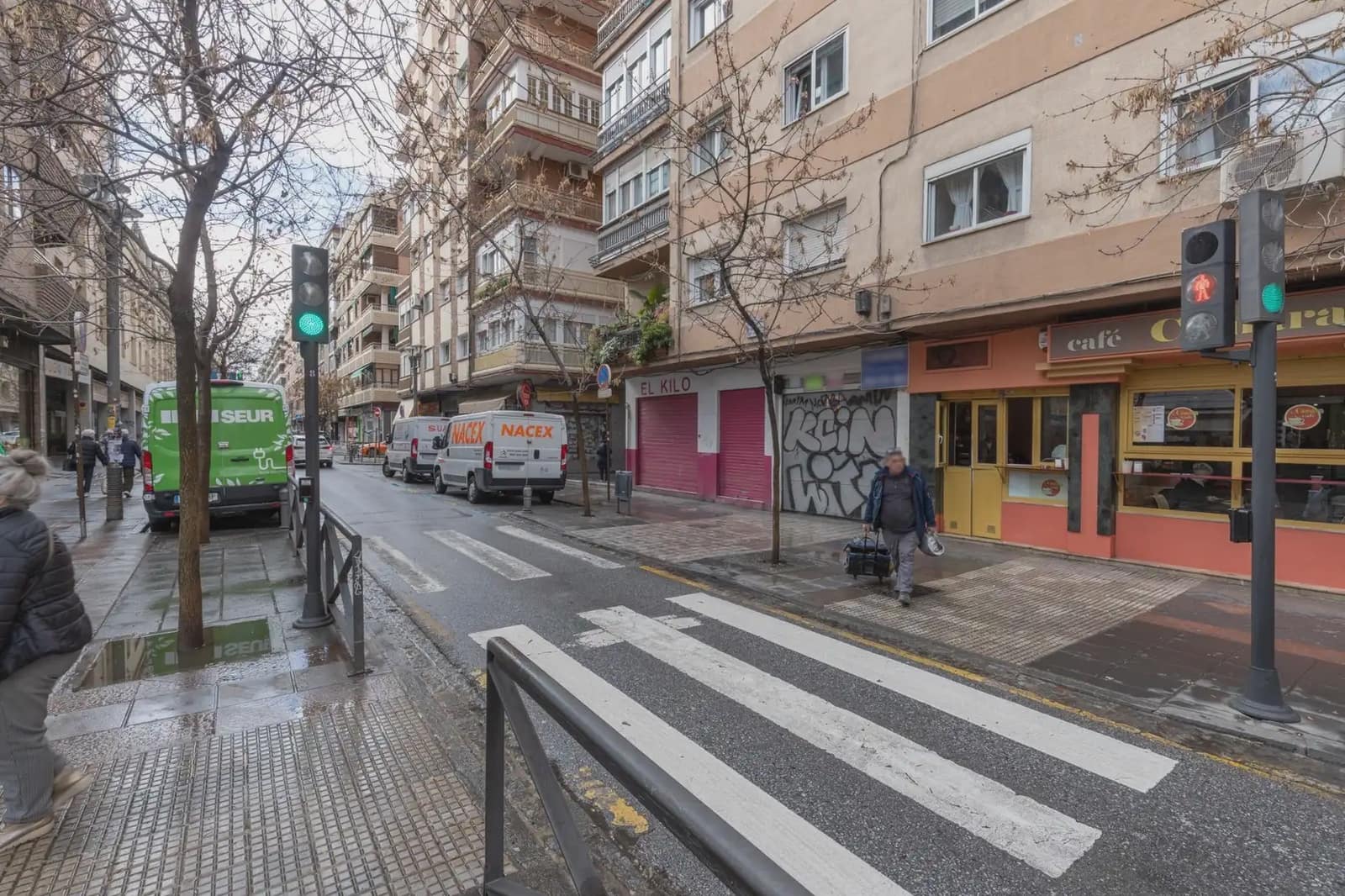Garage for sale in Granada city - € 30,000 (Ref: 9837245)