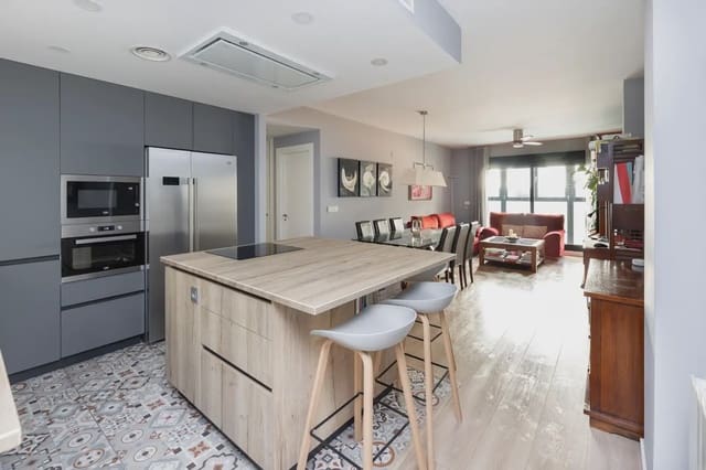 Mieszkanie na sprzedaż w Camino de Ronda - Rosaleda, Miasto Grenada z garażem - 590 000 € (Ref: 9837247)