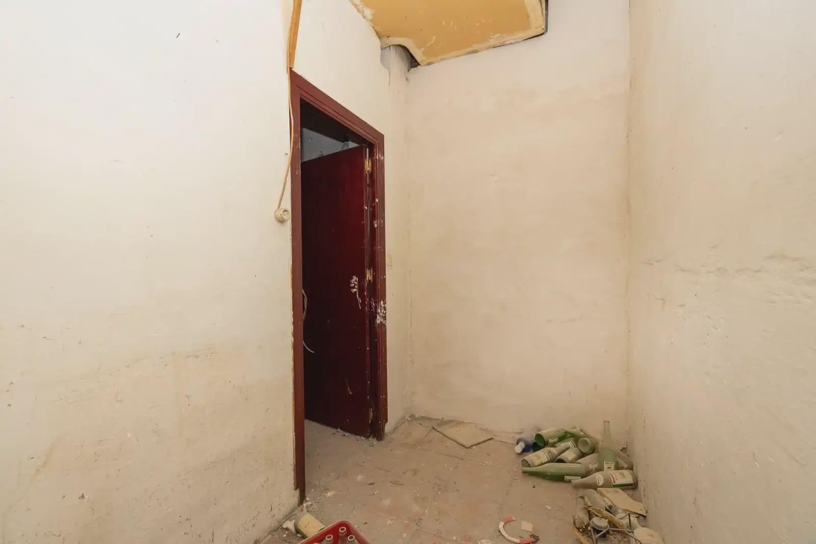 Kommersiell til salgs i Granada by - € 65 000 (Ref: 9837254)