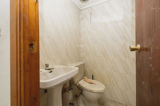 Gewerbe zu verkaufen in Figares, Granada Stadt - 65.000 € (Ref: 9837254)