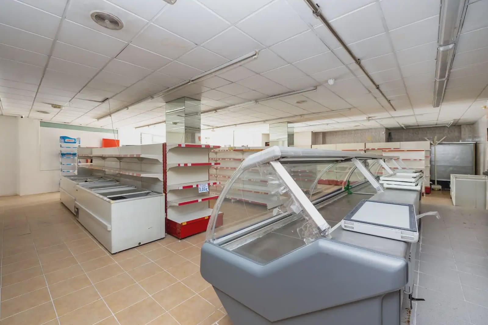 Local Comercial en Gójar en venta - 249.000 € (Ref: 9837256)