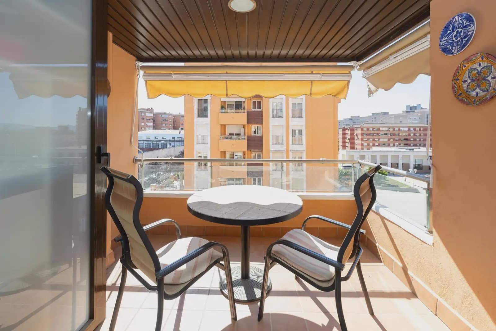 Lägenhet till salu i Granada stad med garage - 385 000 € (Ref: 9837258)
