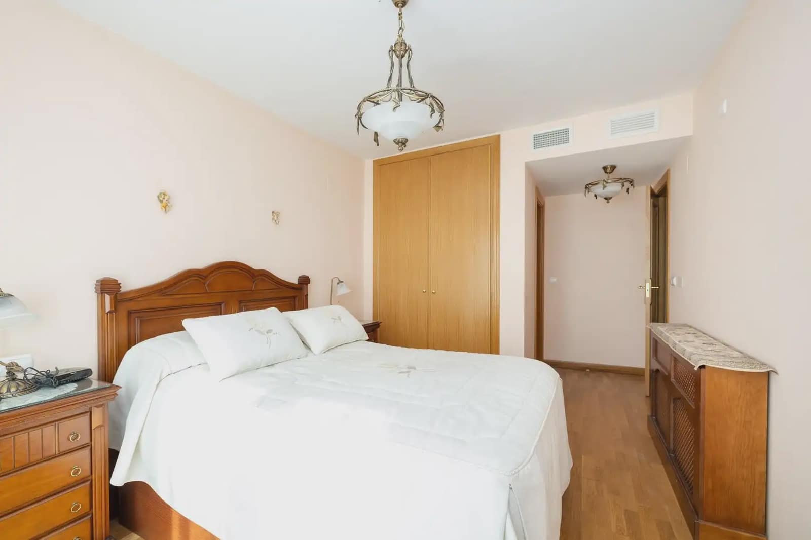 Lägenhet till salu i Granada stad med garage - 385 000 € (Ref: 9837258)