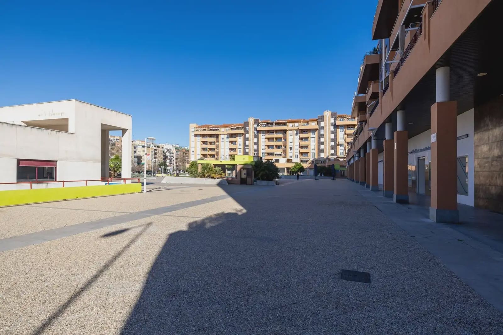 Lägenhet till salu i Granada stad med garage - 385 000 € (Ref: 9837258)