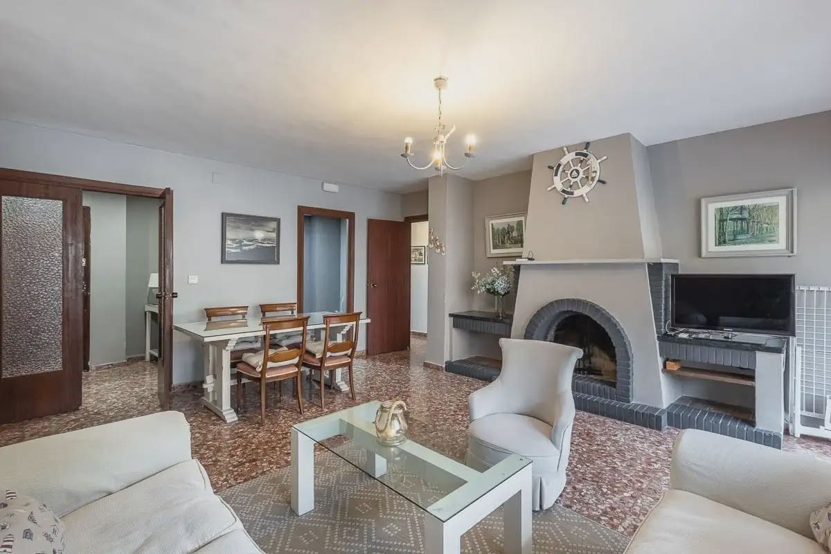 Flat for sale in Almunecar with garage - € 410,000 (Ref: 9837259)
