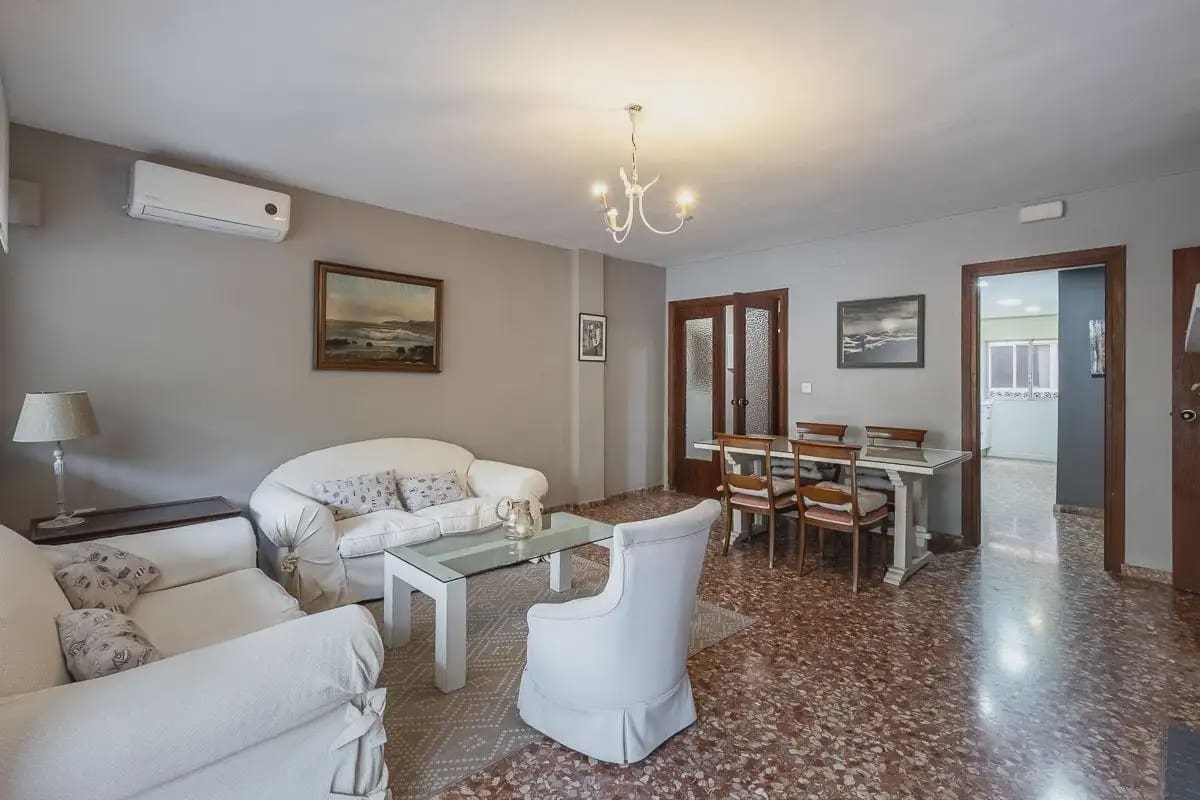 Flat for sale in Almunecar with garage - € 410,000 (Ref: 9837259)