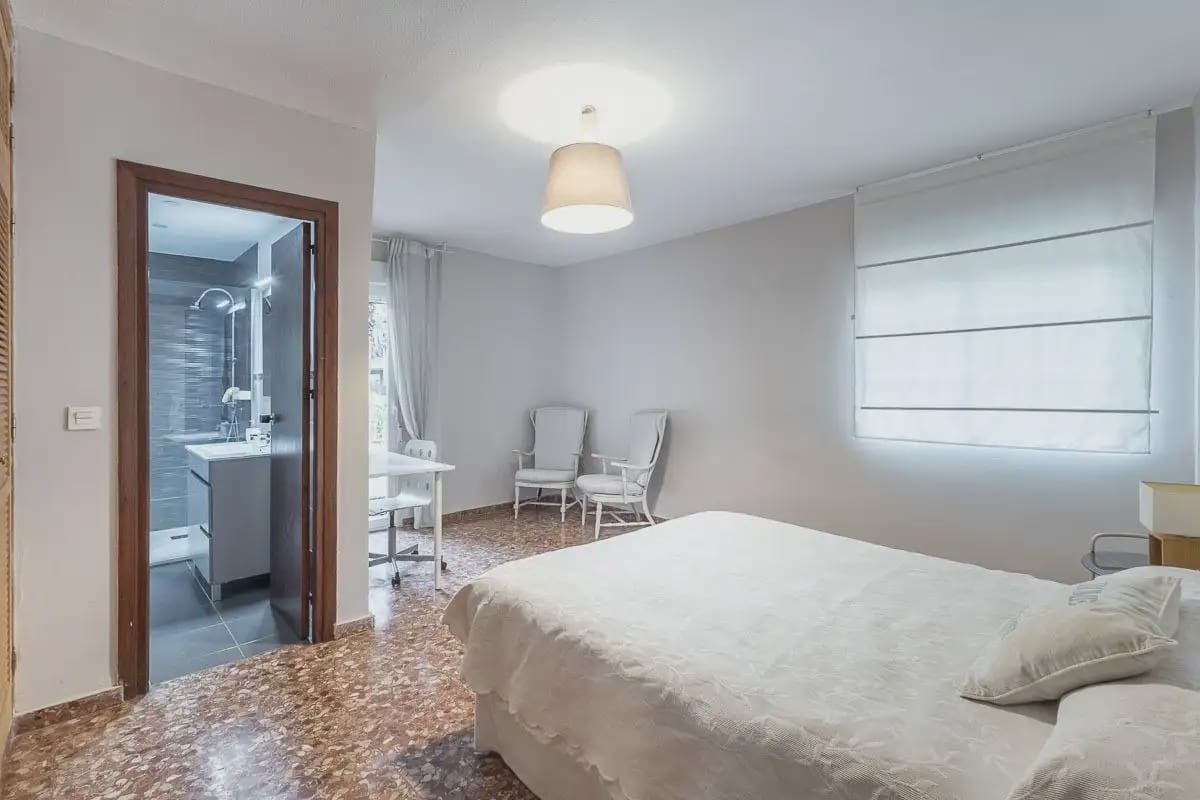 Flat for sale in Almunecar with garage - € 410,000 (Ref: 9837259)