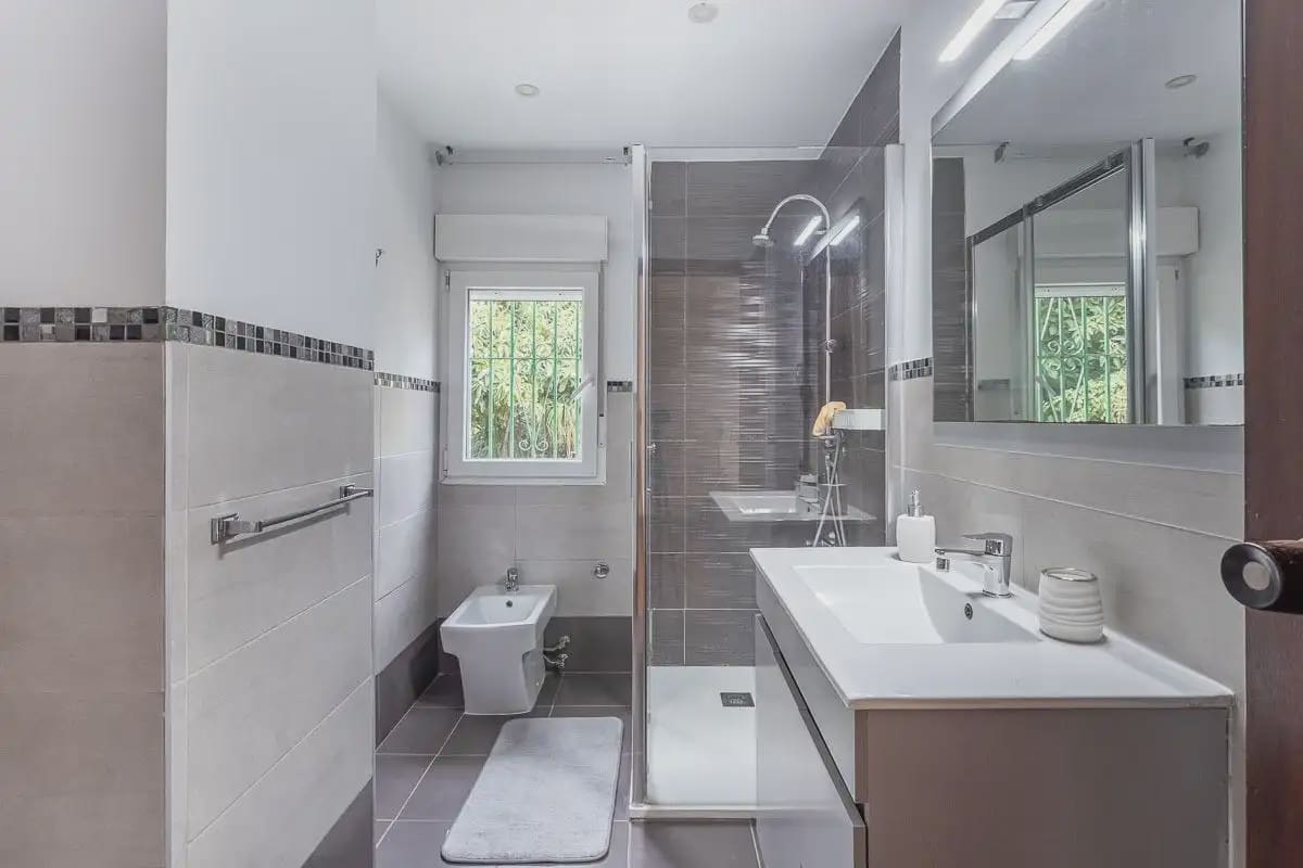 Flat for sale in Almunecar with garage - € 410,000 (Ref: 9837259)