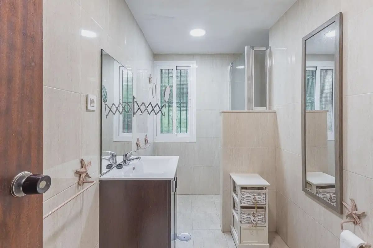 Flat for sale in Almunecar with garage - € 410,000 (Ref: 9837259)