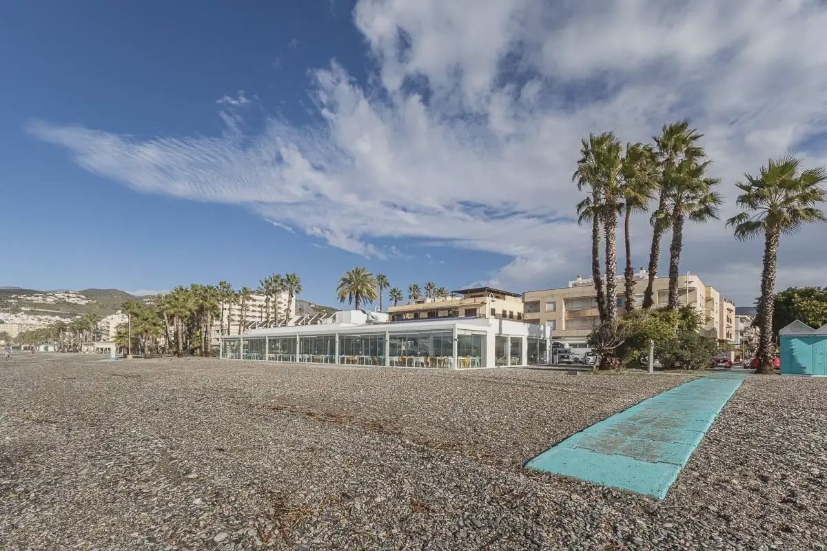 Flat for sale in Almunecar with garage - € 410,000 (Ref: 9837259)