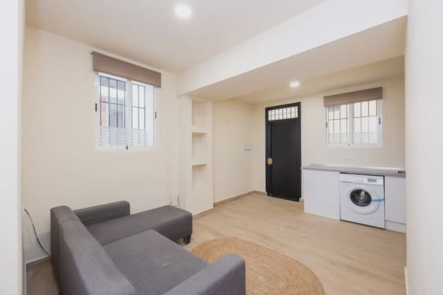 Leilighet til salgs i San Matías - Realejo, Granada by - € 189 000 (Ref: 9837260)