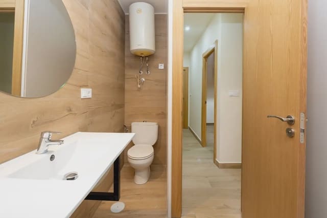 Leilighet til salgs i San Matías - Realejo, Granada by - € 189 000 (Ref: 9837260)