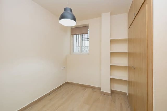 Leilighet til salgs i San Matías - Realejo, Granada by - € 189 000 (Ref: 9837260)
