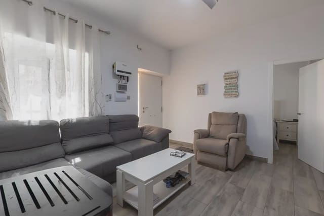 Halfvrijstaande villa te koop in Zafarraya met garage - € 135.000 (Ref: 9837261)