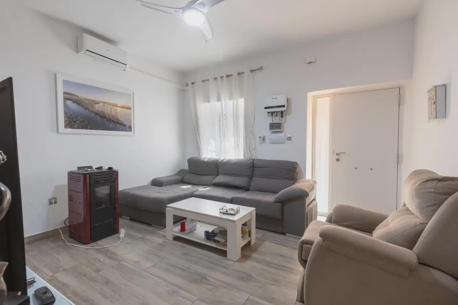 Halfvrijstaande villa te koop in Zafarraya met garage - € 135.000 (Ref: 9837261)