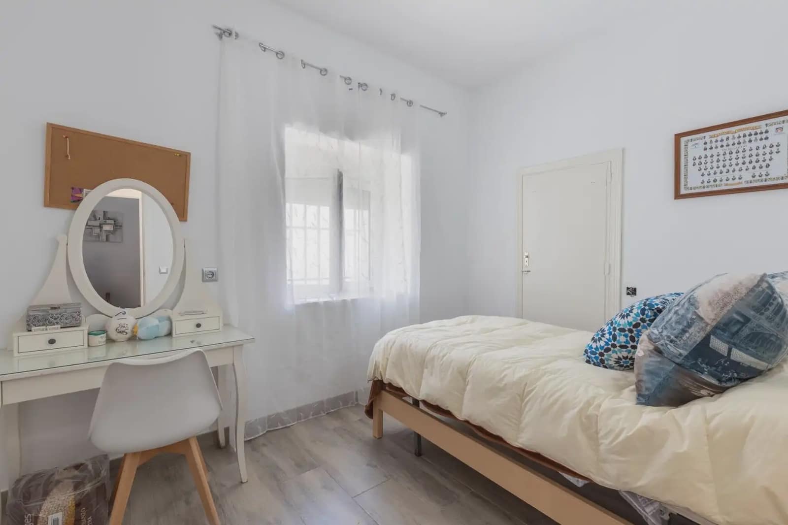Halfvrijstaande villa te koop in Zafarraya met garage - € 135.000 (Ref: 9837261)